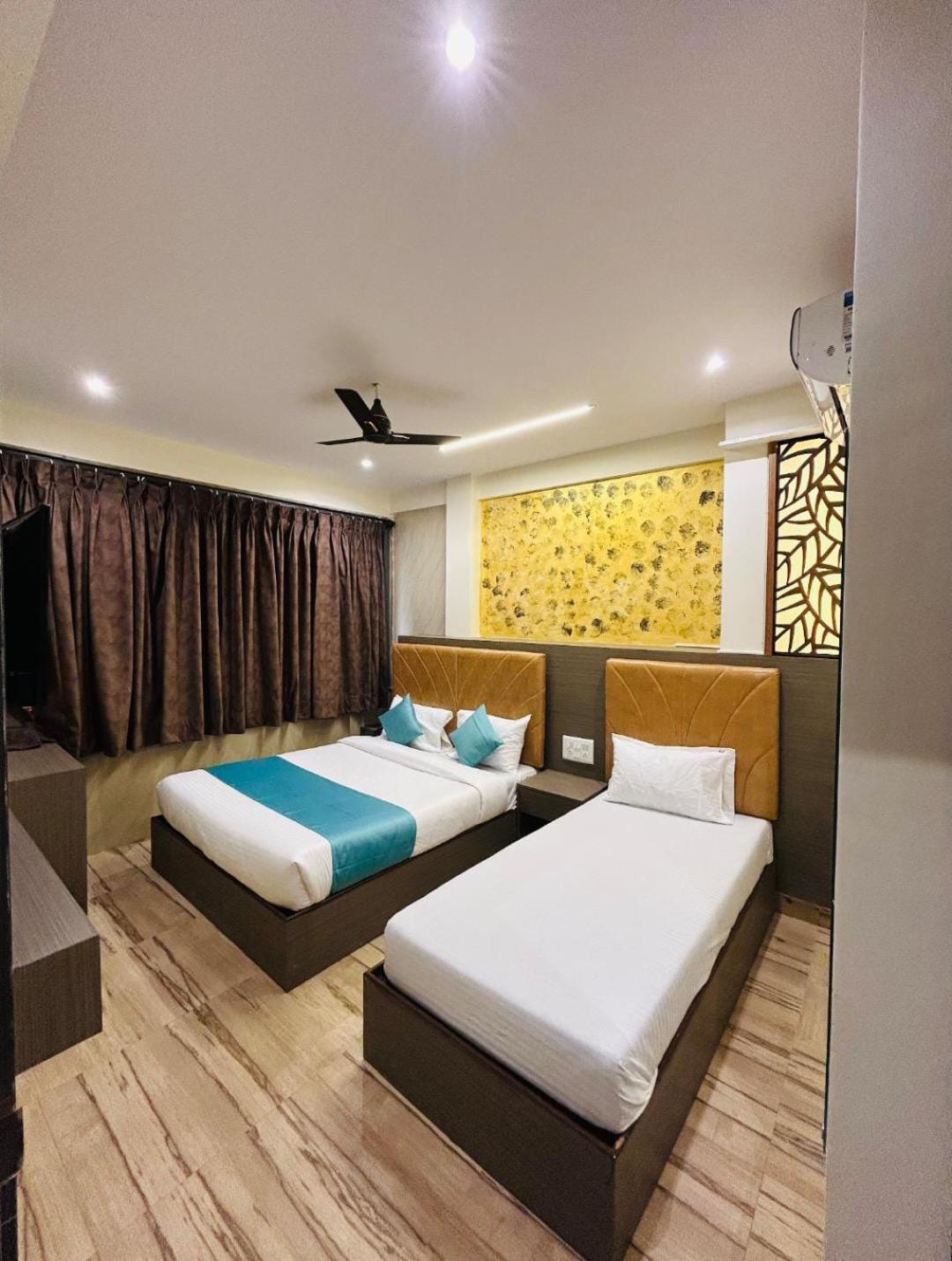 Hotel Le West Near Exhibition Center 3*