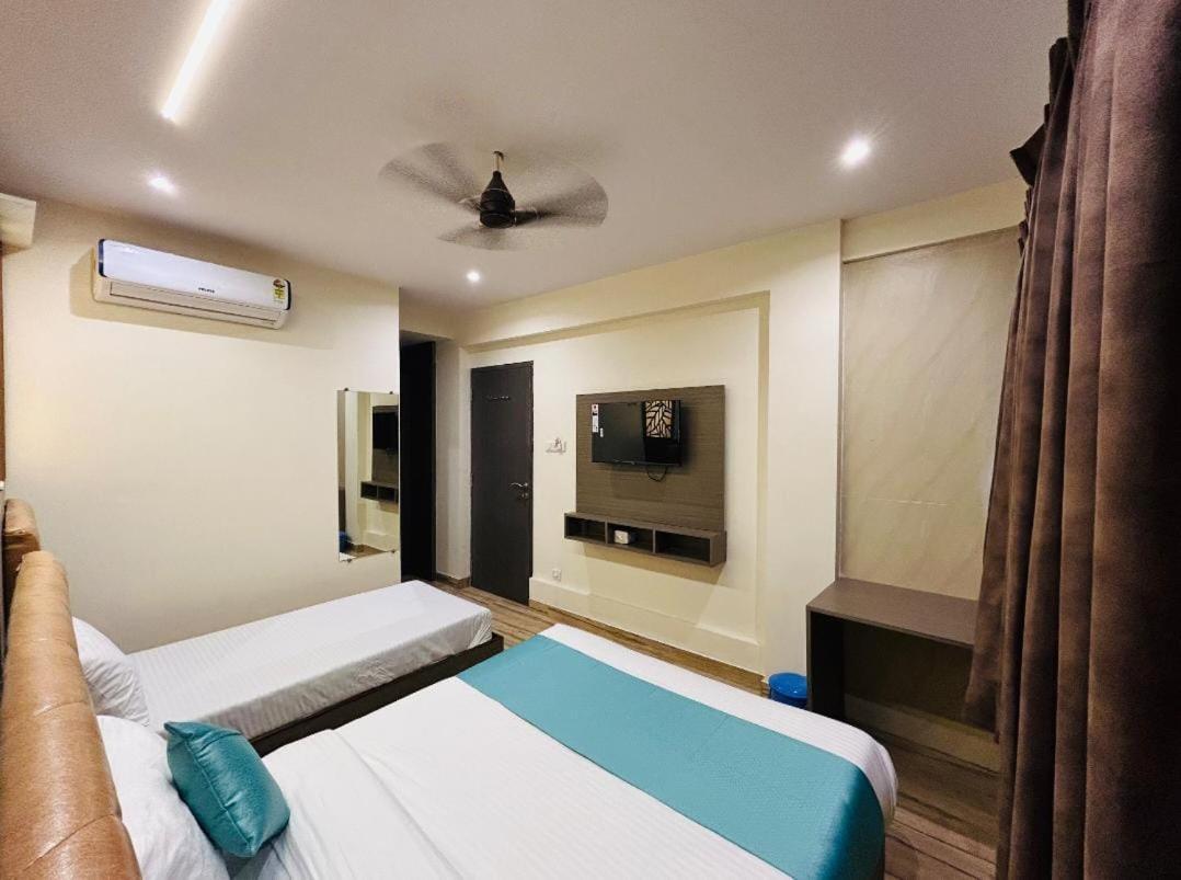 Hotel Le West Near Exhibition Center 3*