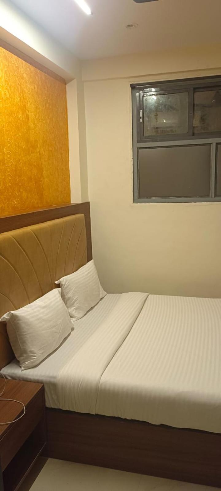 Hotel Le West Near Exhibition Center